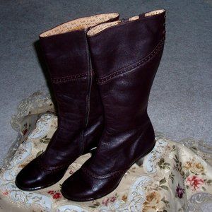 Soft Sophisticated Leather Chocolate Brown Boots - Size 9 Medium